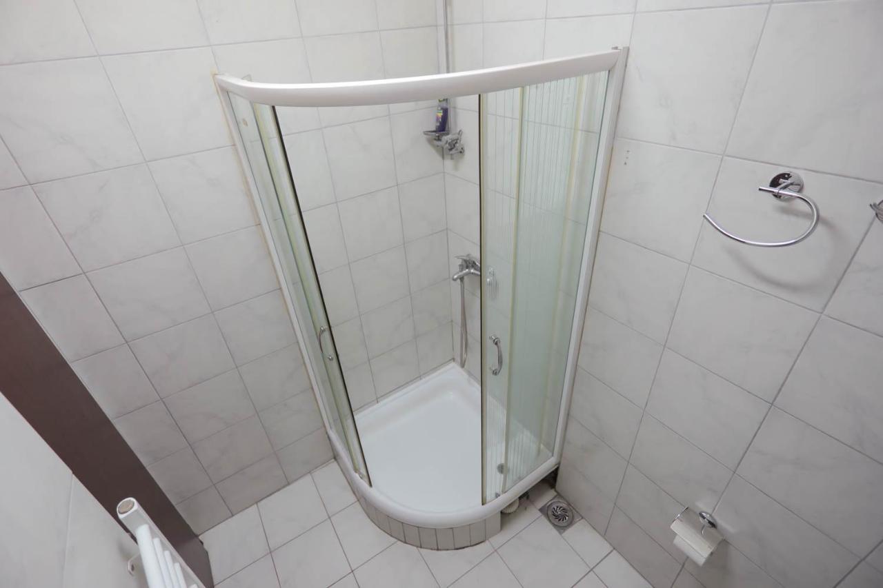 לינה וארוחת בוקר בלגרד Restoran Bsk מראה חיצוני תמונה
