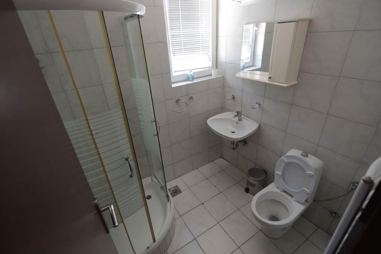 לינה וארוחת בוקר בלגרד Restoran Bsk מראה חיצוני תמונה